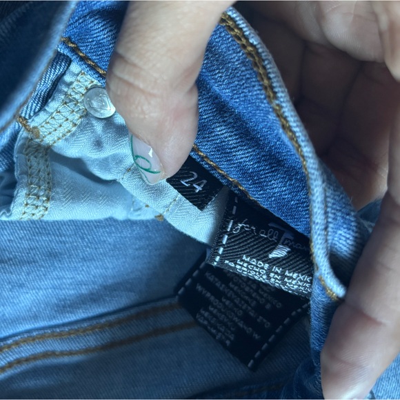 Size 24 7FAMK Dojo LIGHT WASH - Picture 3 of 4